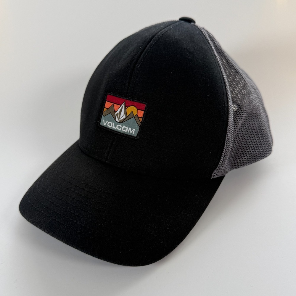 VOLCOM‎ Stone Hill Cheese Cap Trucker Hat Sunset Patch Snap Back Black Gray Mesh